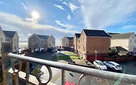 Sea Escape The Tardiis Beachfront Location Aberavon Beach Sea Views Driveway Parking